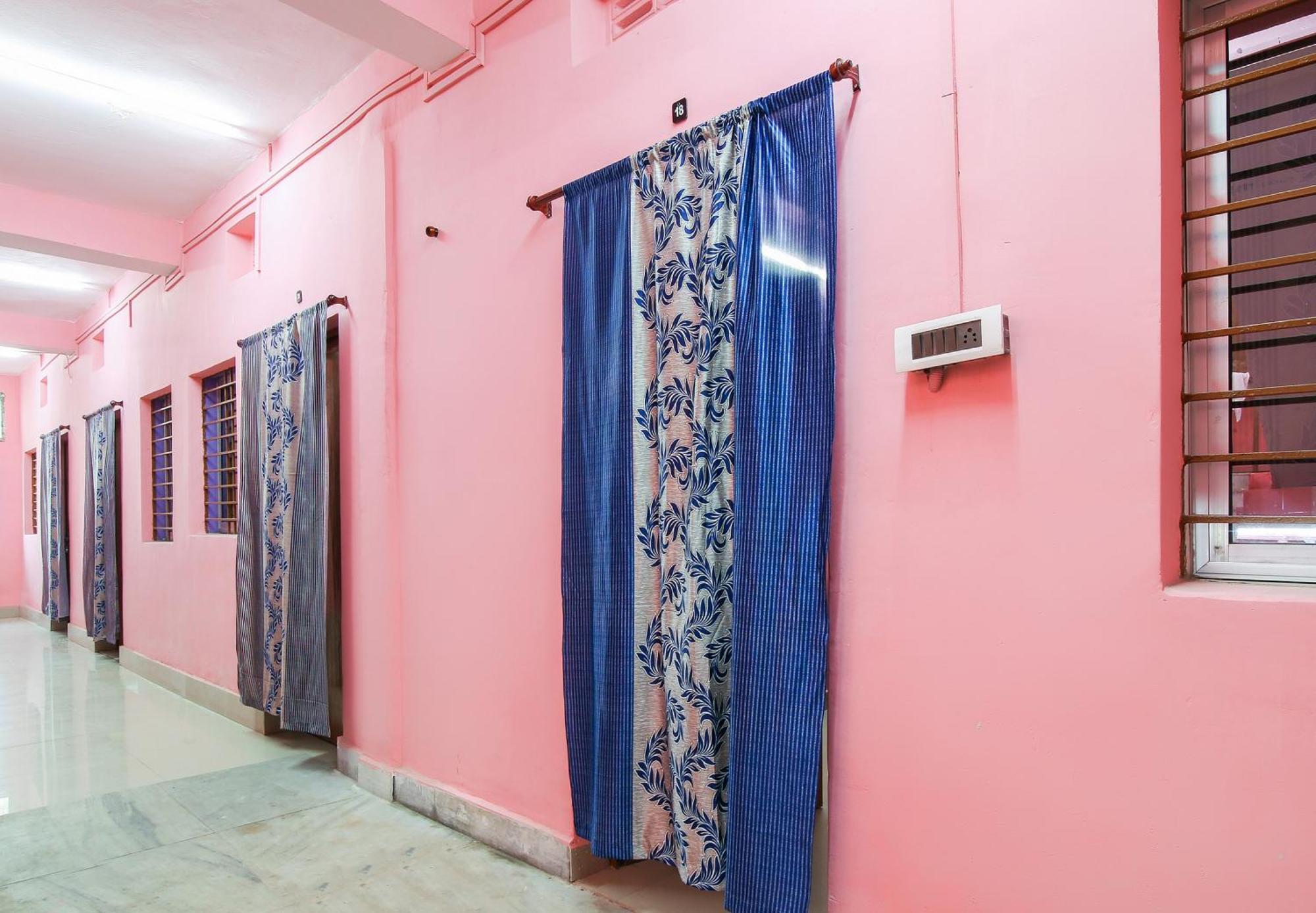 ג'משדפור Collection O Nit More Adityapur Formerly Hotel Subheksha מראה חיצוני תמונה